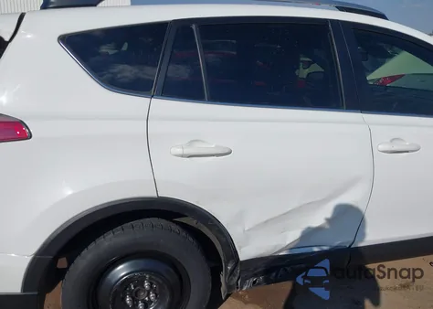 2018 Toyota Rav4 Xle z USA, uszkodzony, nr VIN JTMWFREVXJJ151537